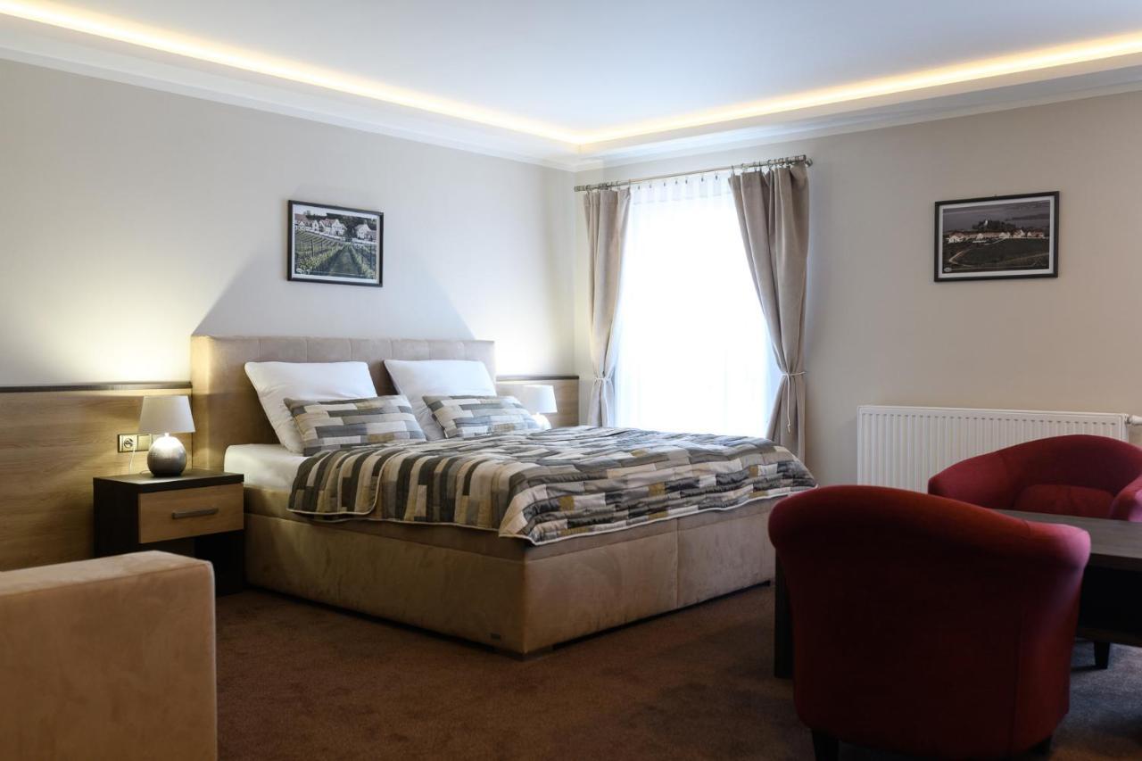 Vinarstvi U Kaplicky Hotel Zaječí Екстериор снимка