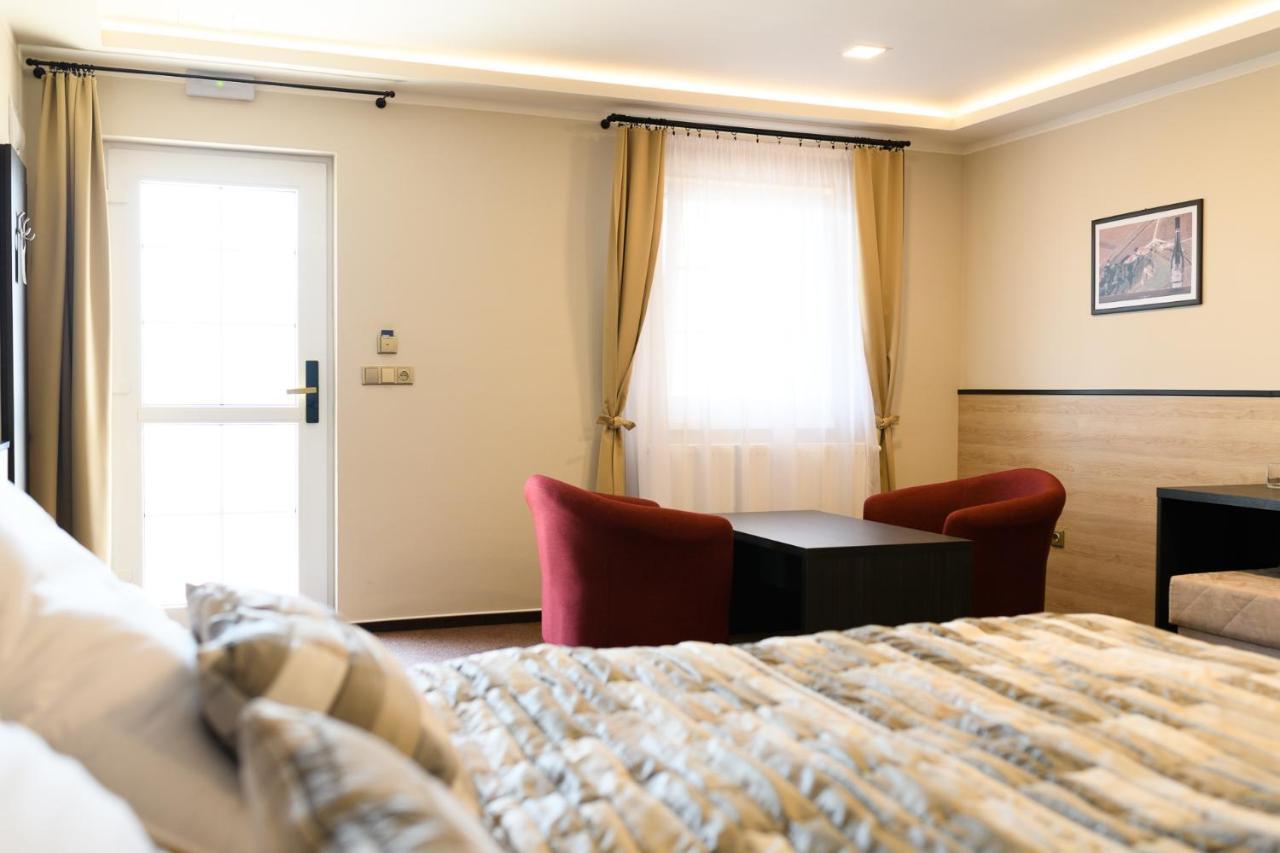 Vinarstvi U Kaplicky Hotel Zaječí Екстериор снимка
