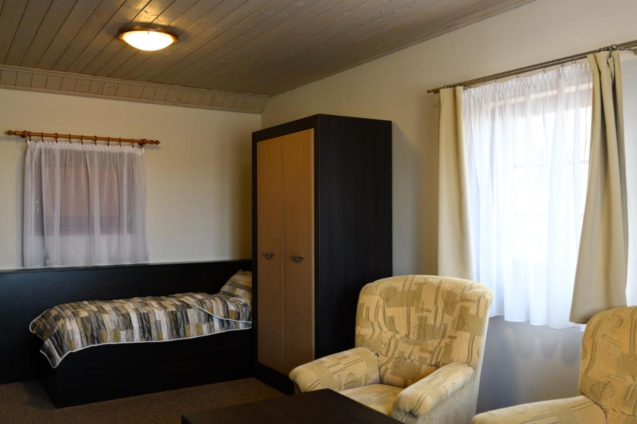 Vinarstvi U Kaplicky Hotel Zaječí Екстериор снимка